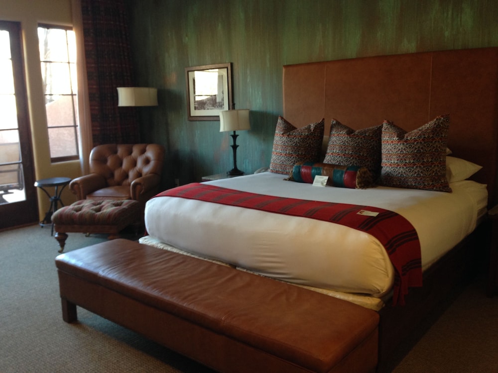 Premium Room, 1 King Bed (Kiva) - Photo 4