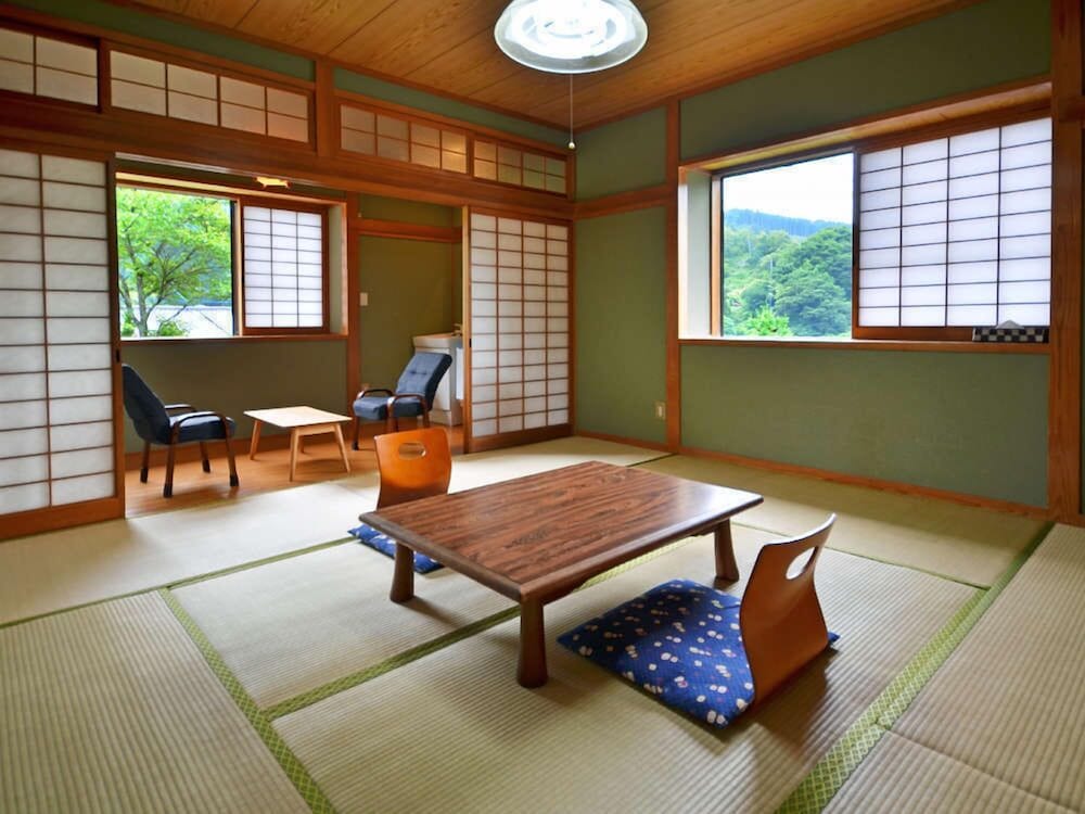 Japanese Style Room For 4 Guests With Private Sink & Toilet (Akatsuki)