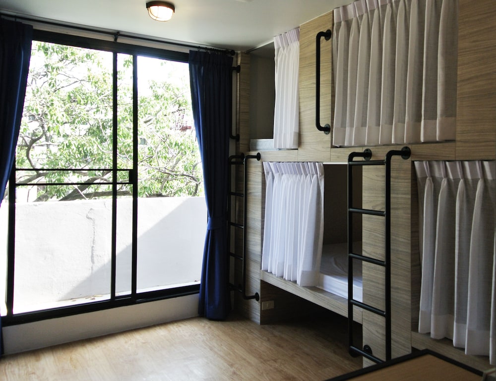 Capsule Single (Share Bathroom) photo 2