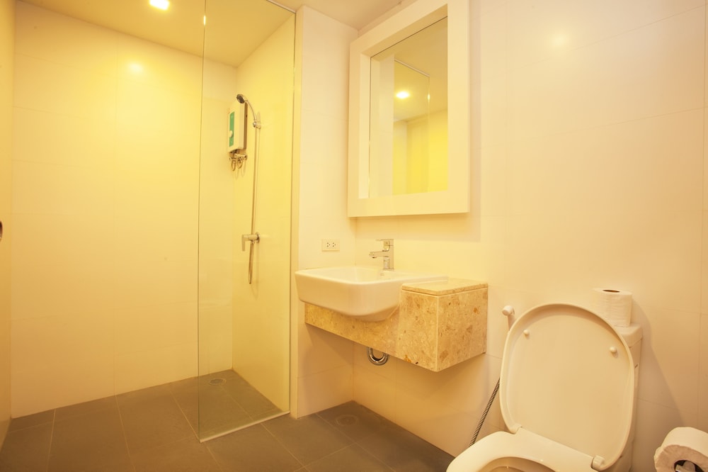 1-Bedroom Deluxe with SofaBed photo 2