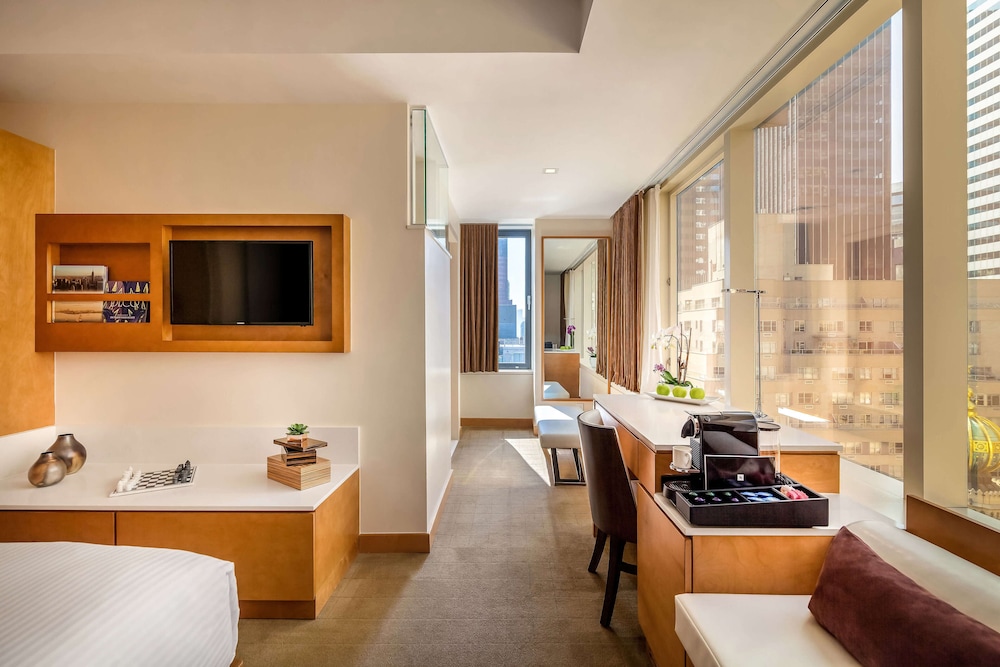 Deluxe Room, City View