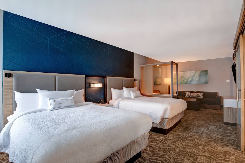 Suite, Multiple Beds - Photo 3