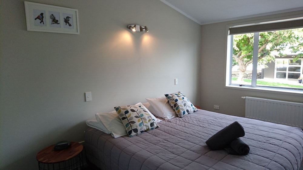 Room, 2 Bedrooms - Photo 2