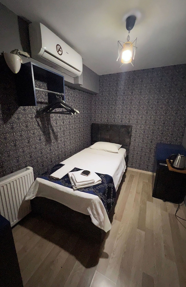 Single Suit Room photo 1