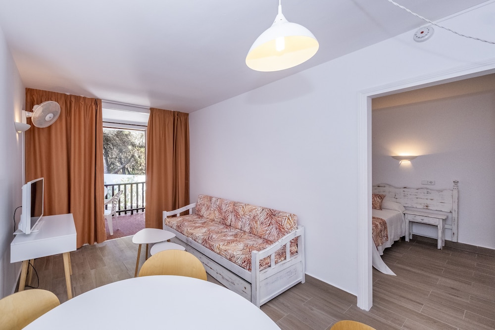 Apartment, 1 Bedroom, Balcony, Garden View (1 adult) photo 2