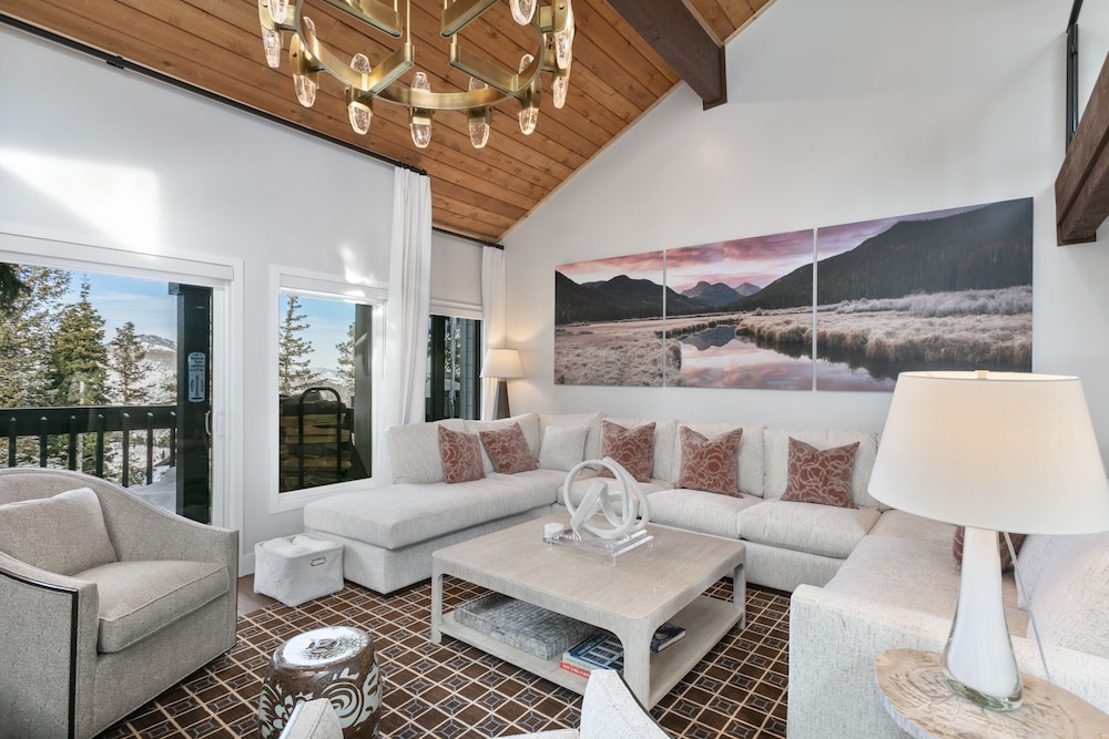 Condo, 3 Bedrooms