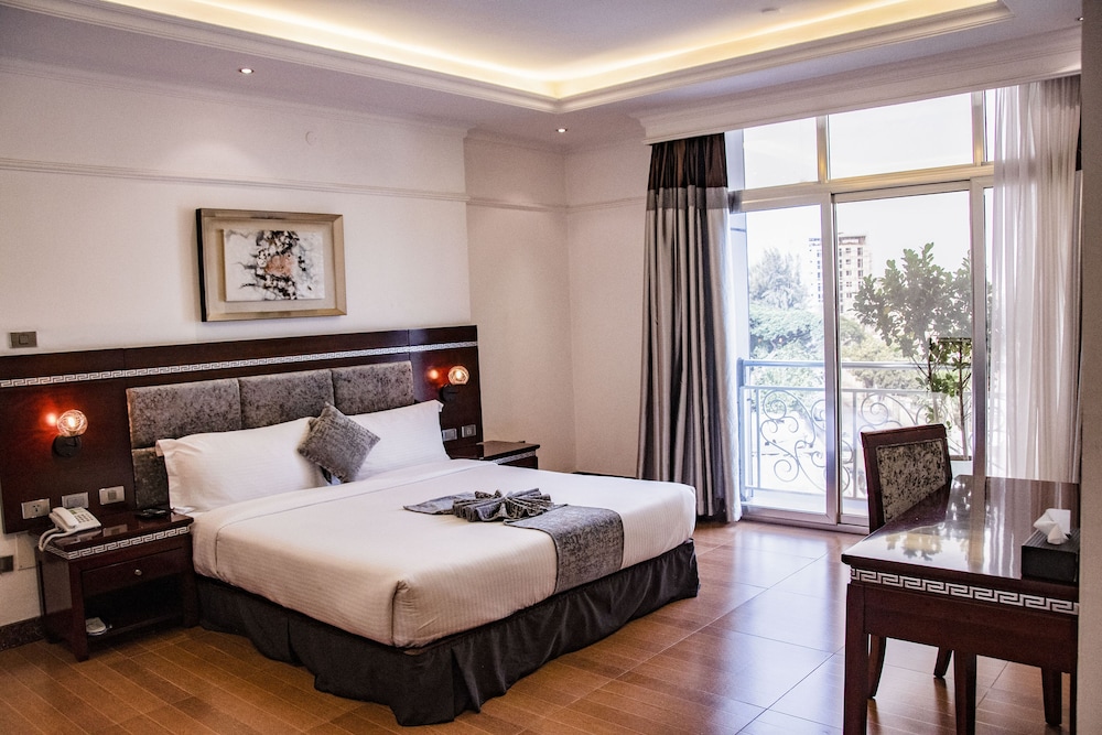 Deluxe Room, 1 Queen Bed, Balcony, City View photo 1