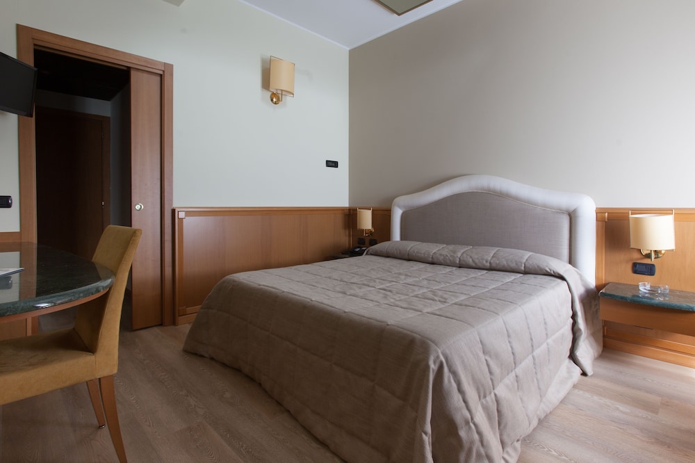 Standard Single Room, 1 Double Bed photo 3