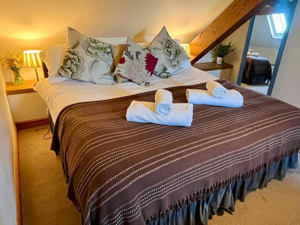 Double Room, Ensuite - Photo 11