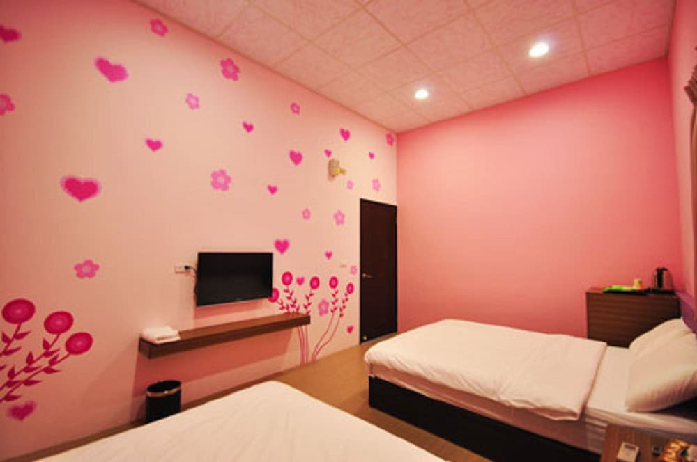 Honeymoon Quadruple Room photo 3