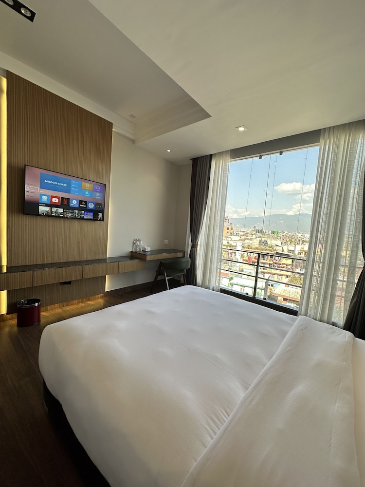 Super city view room - Photo 3
