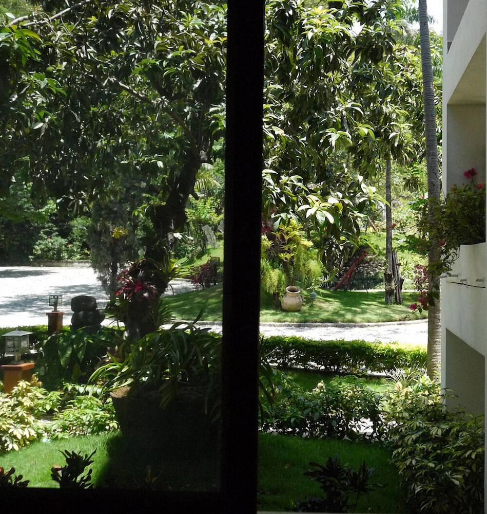 Classic Suite, 1 Bedroom, Accessible, Garden View photo 3