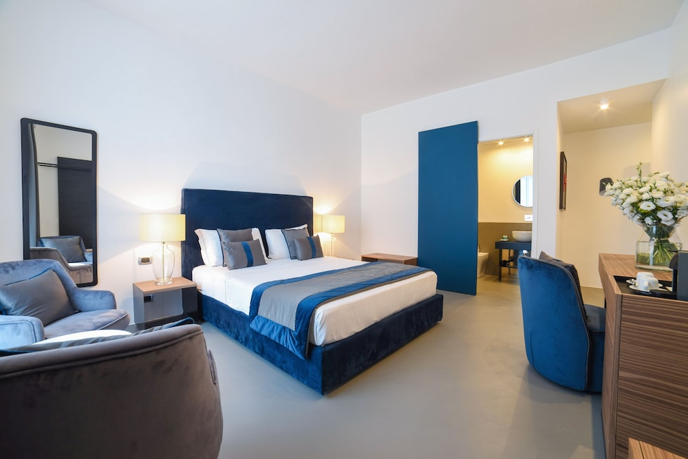 Deluxe Room, Balcony, Partial Sea View