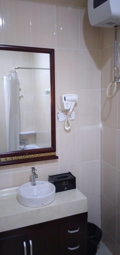 Deluxe Room - Photo 2
