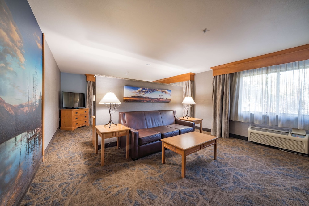 Standard Room, 1 King Bed with Sofa bed, Non Smoking (with Sofabed) - Photo 1