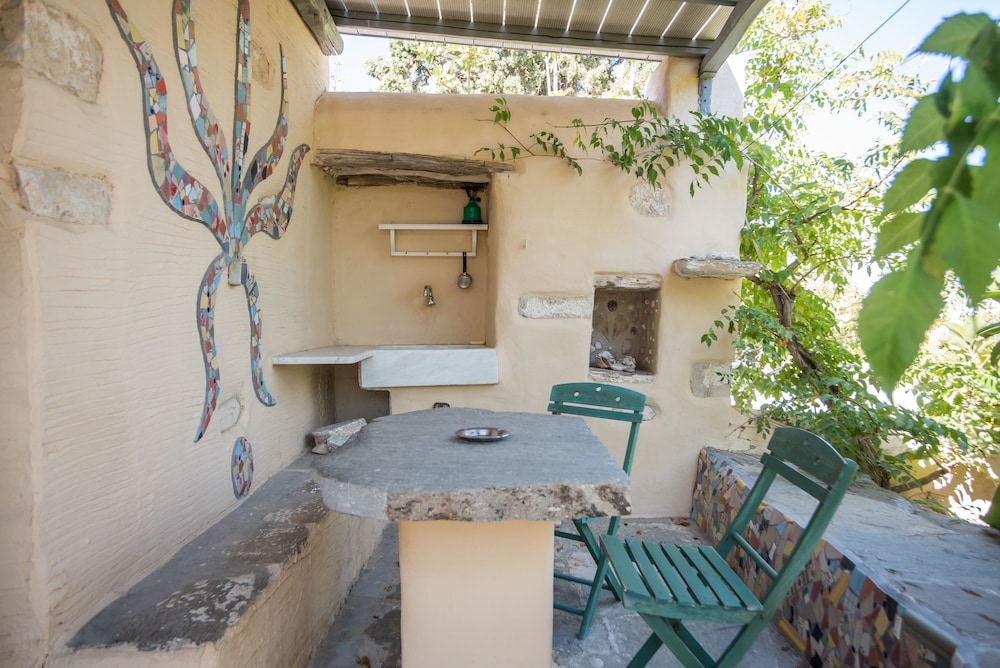 Double Room - Photo 7