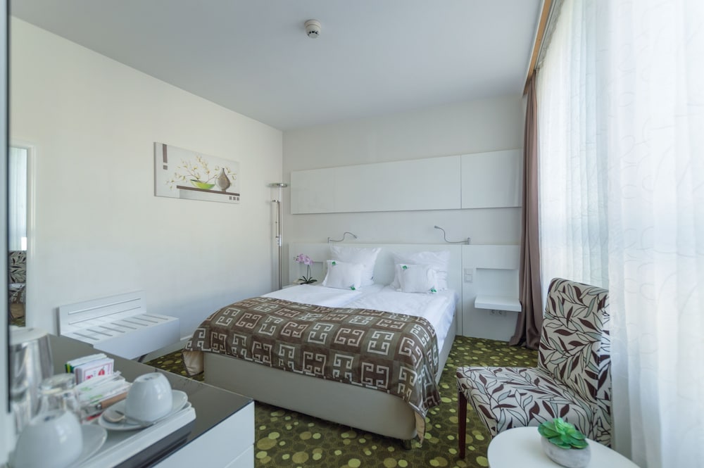 Single Room - Photo 9