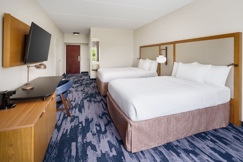 Room, 2 Double Beds (Mobility/Hearing Access, Roll-In Shwr) - Photo 2