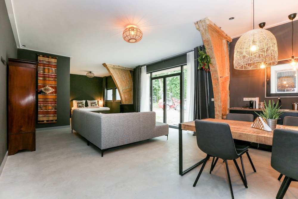 Design Studio, 1 King Bed, Garden View, Ground Floor photo 1