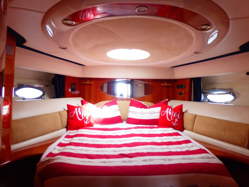Yacht photo 2