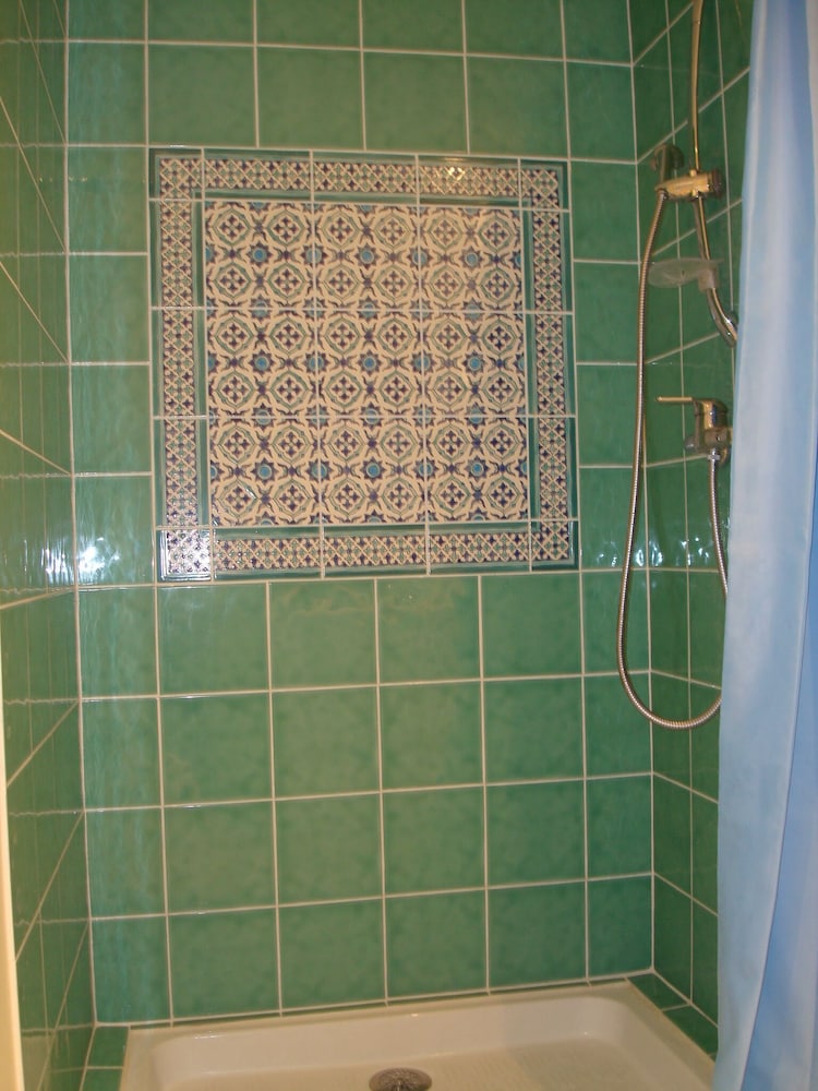 Family Room - Photo 5