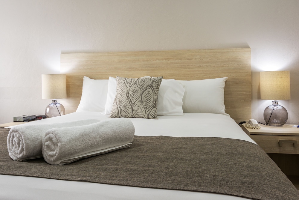 Executive Suite, 1 King Bed, Ground Floor photo 2