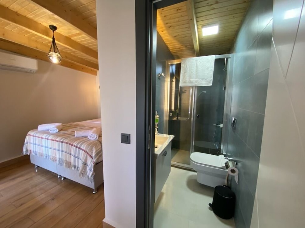 Superior Room, 1 Double Bed, Patio, Garden View photo 2