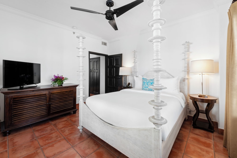 Queen Studio Suite - Photo 2
