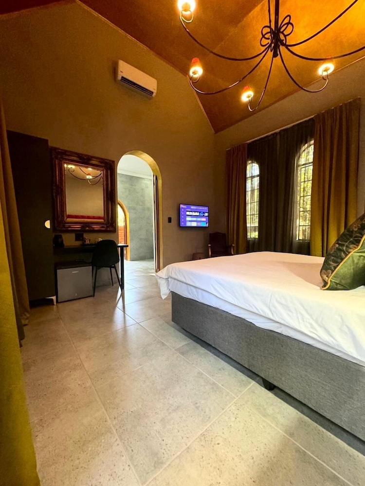 Superior Twin Room, 2 Twin Beds - Photo 3