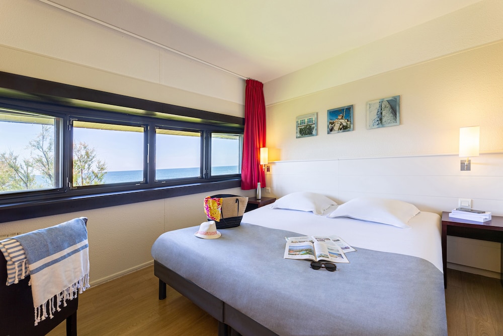 Room, 2 Bedrooms, Sea View