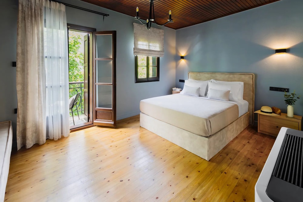 Deluxe Room with Balcony