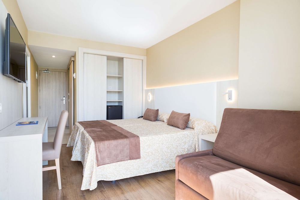 Double Room (1 Adult) - Photo 4