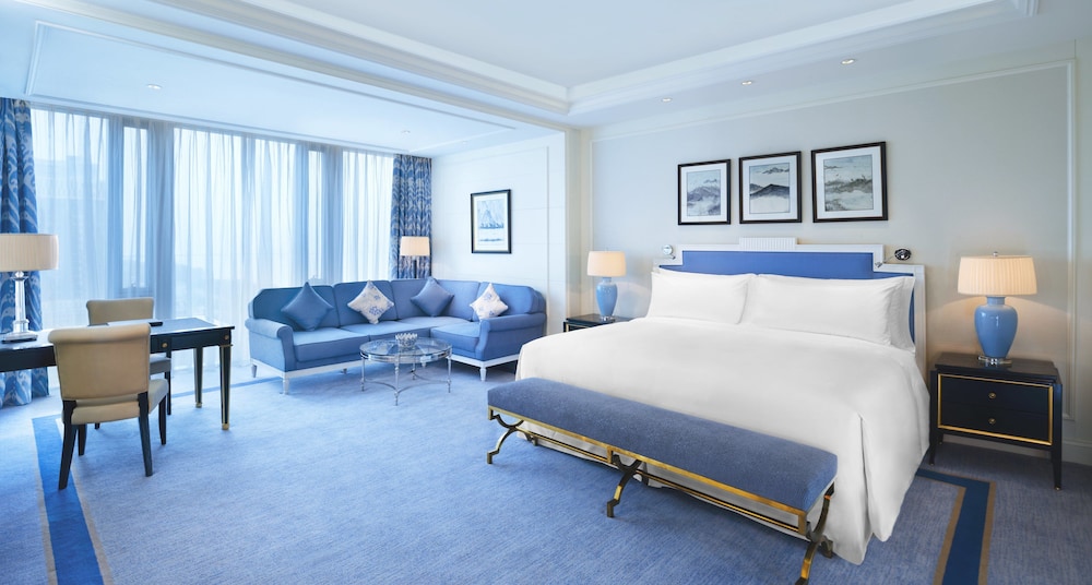 Panoramic Room, 1 King Bed photo 2