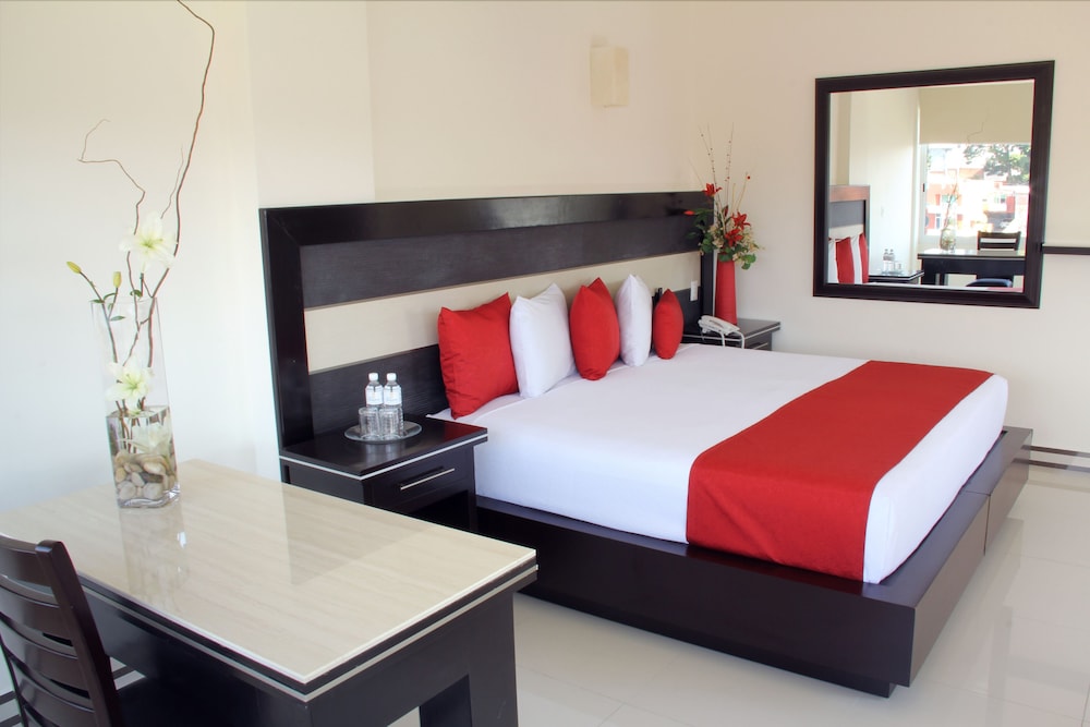 Deluxe Suite, 1 King Bed (Master) photo 1