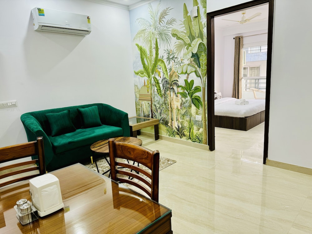 Premier One Bedroom Apartment - Photo 9