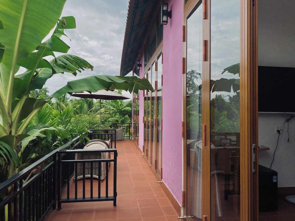 Standard Room, Multiple Beds, River View photo 3