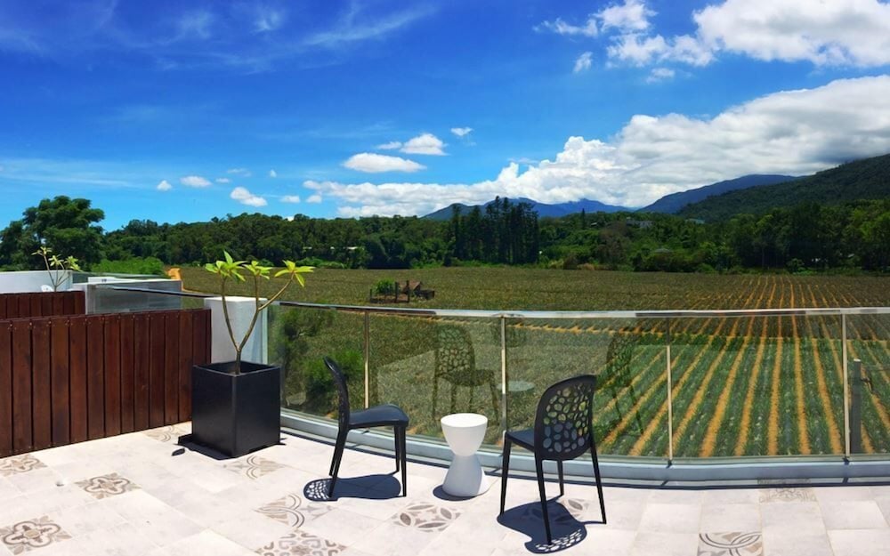 Deluxe Double Room, 1 King Bed, Valley View photo 3