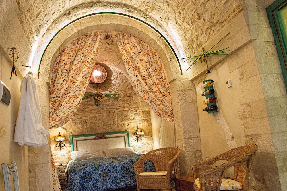 Luxury Suite, 1 King Bed, Private Bathroom