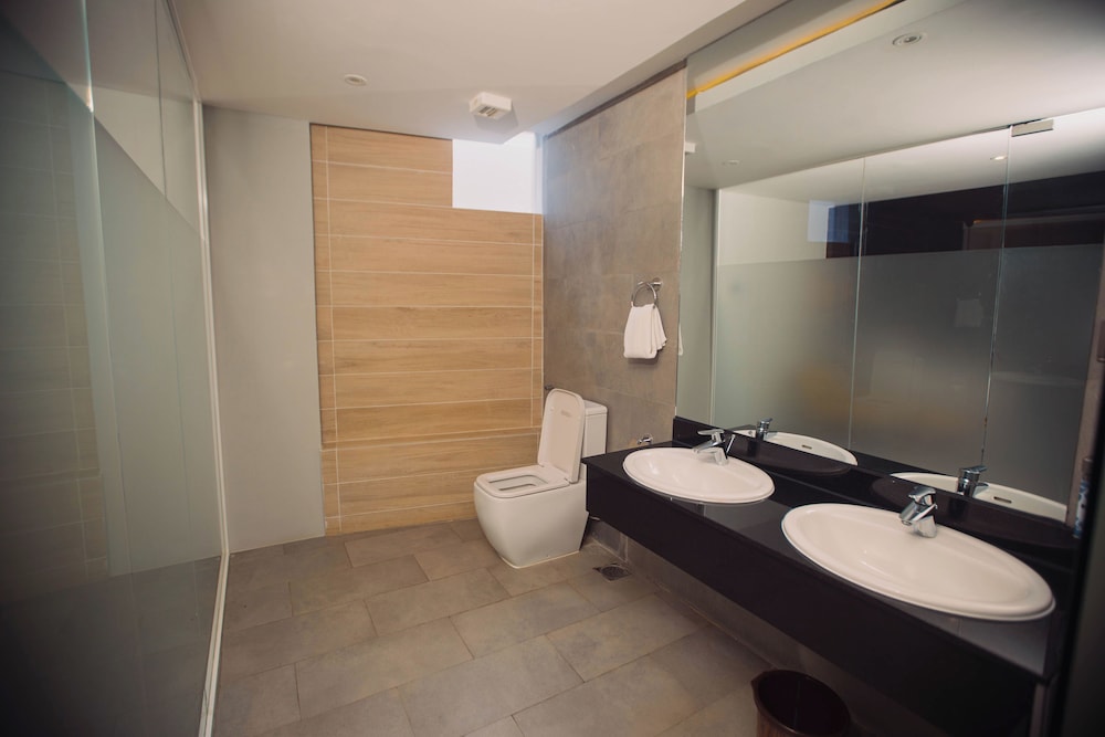 Standard Room, Courtyard View - Photo 11