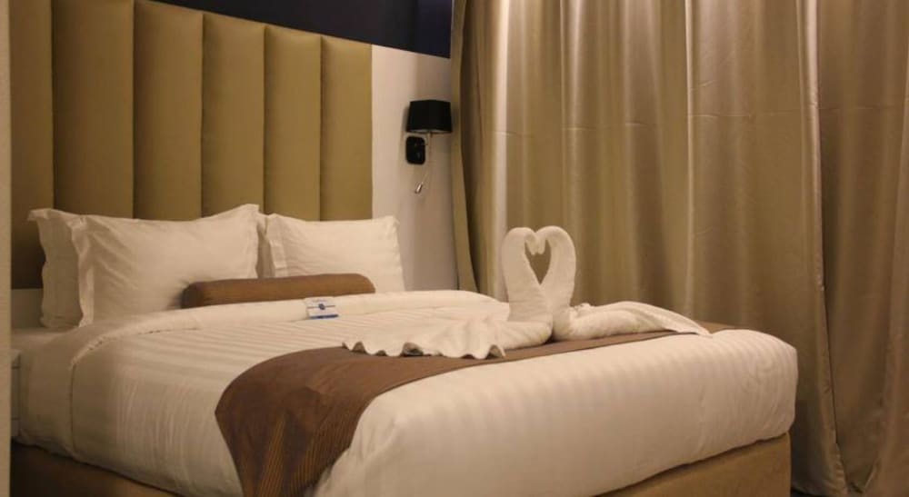 Deluxe Suite photo 1
