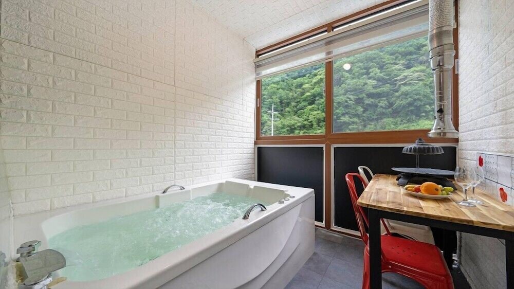 Room (Couple Whirlpool Spa 6) photo 3