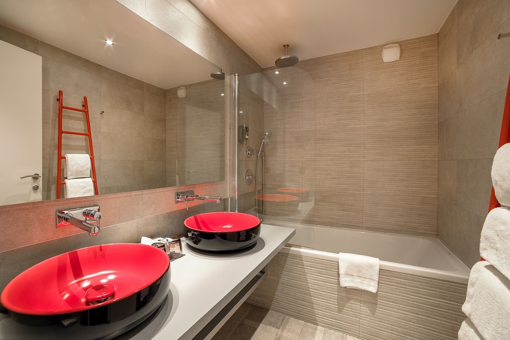 Superior Quadruple Room - Photo 10