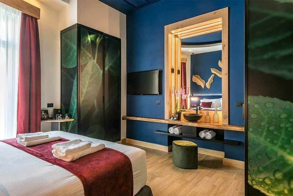 Premium Suite - Photo 2