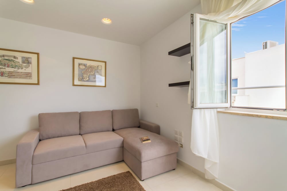 Family House, 3 Bedrooms, 2 Bathrooms (Wonderful Modern Forum House Swieqi) photo 3