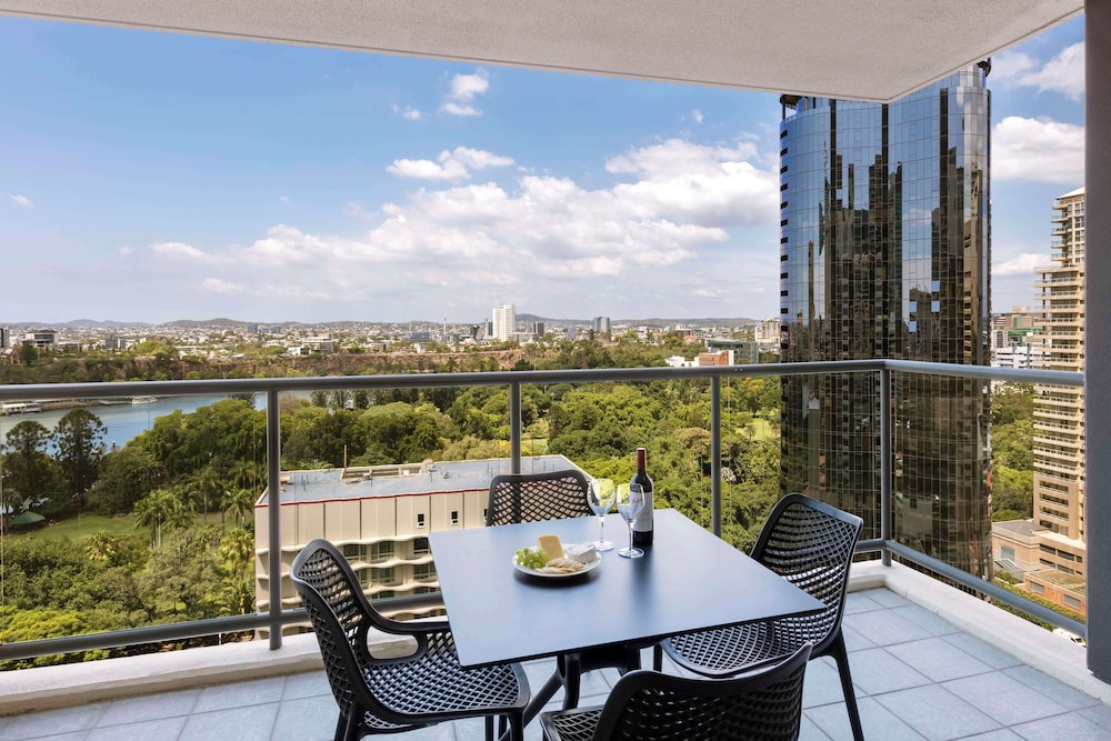 2 Bedroom River View Apartment - Photo 20