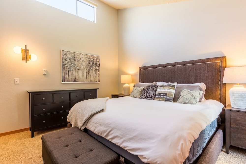House (2 Bedrooms)