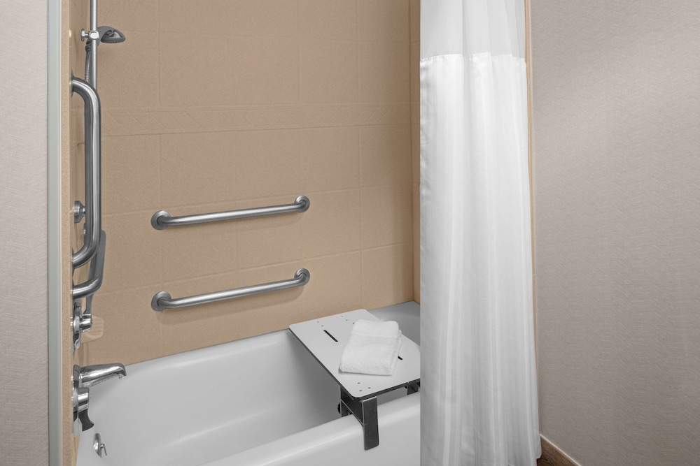 Room, Accessible - Photo 5