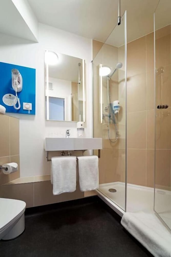 Standard Triple Room - Photo 3