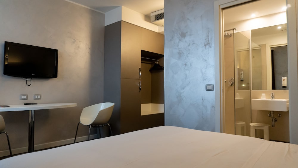 Comfort Room - Photo 5