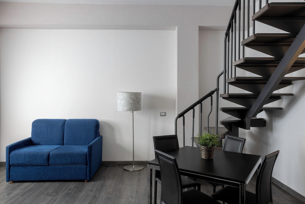 Family Duplex - Photo 4